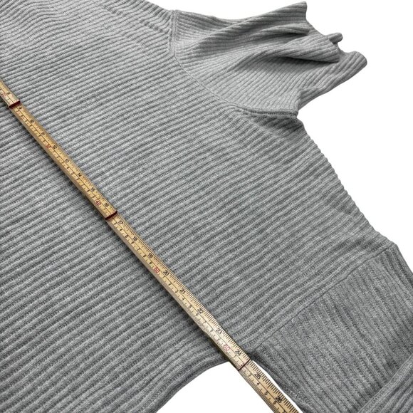 Banana Republic Womens Ribbed Turtleneck Sweater XL Gray Acrylic/Nylon Blend - Picture 9 of 11